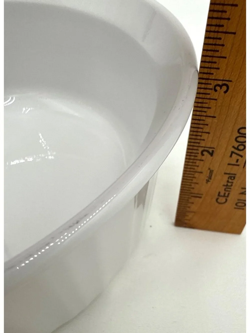 Corning Ware 1.5 Quart Round White Baking Dish With Glass Lid